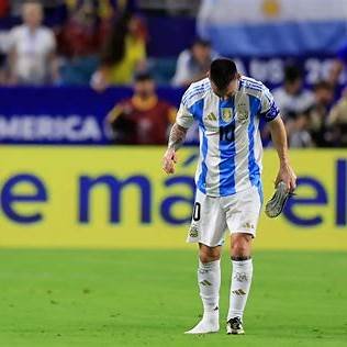 Messi está fora do clássico contra o Brasil. Saiba como essa ausência afeta o jogo, veja prognósticos, odds e as melhores apostas na Bateu Bet para lucrar nas Eliminatórias da Copa 2026.